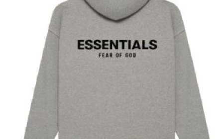 Essentials Hoodie – Clean Design Meets Cozy Street Vibes