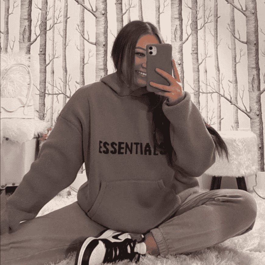 Essentials Hoodie: A Streetwear Staple Redefined
